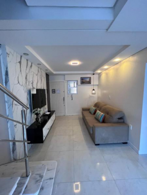 Duplex 3 qtos pé na areia